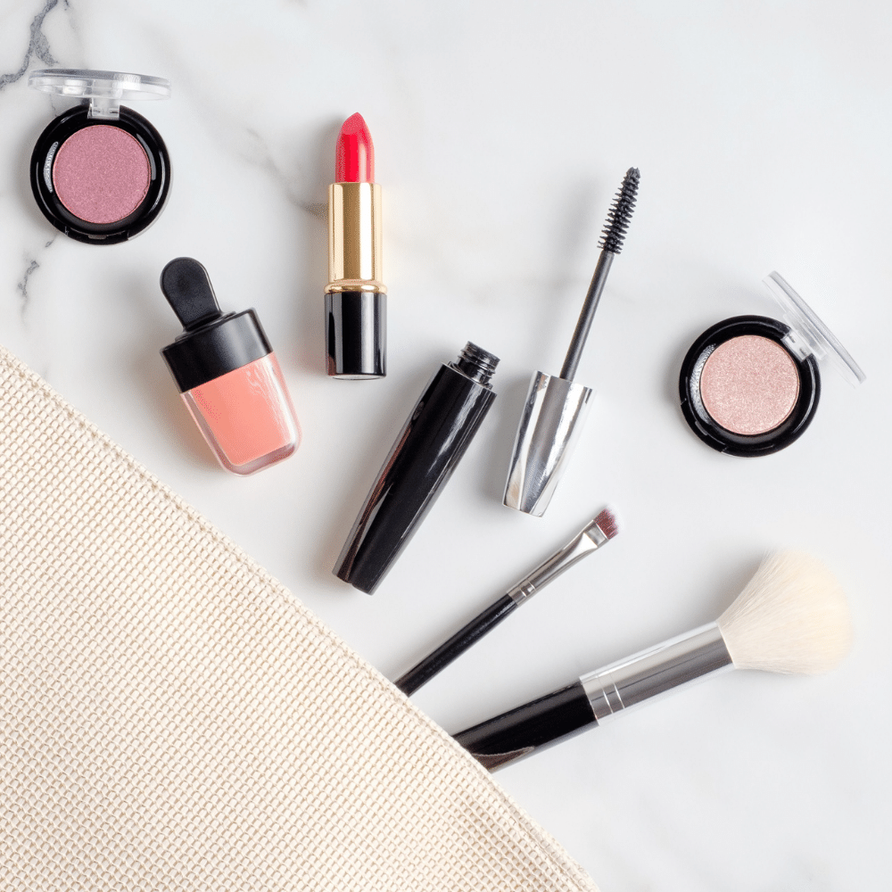 Stay Organized with these 7 Makeup Caddy's with Handles